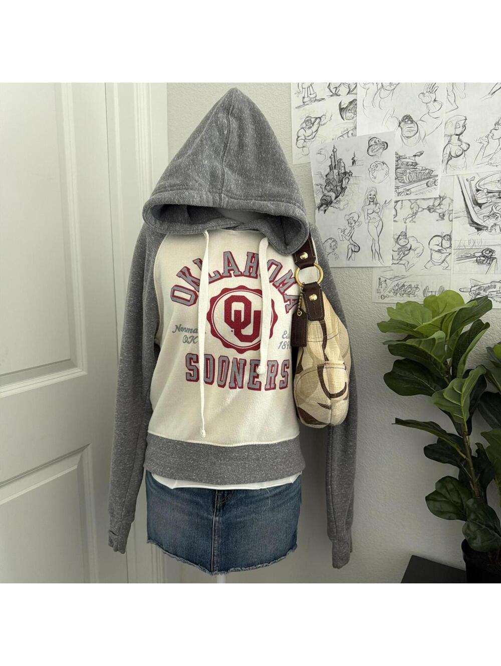 Oklahoma Sooners grey and white hoodie